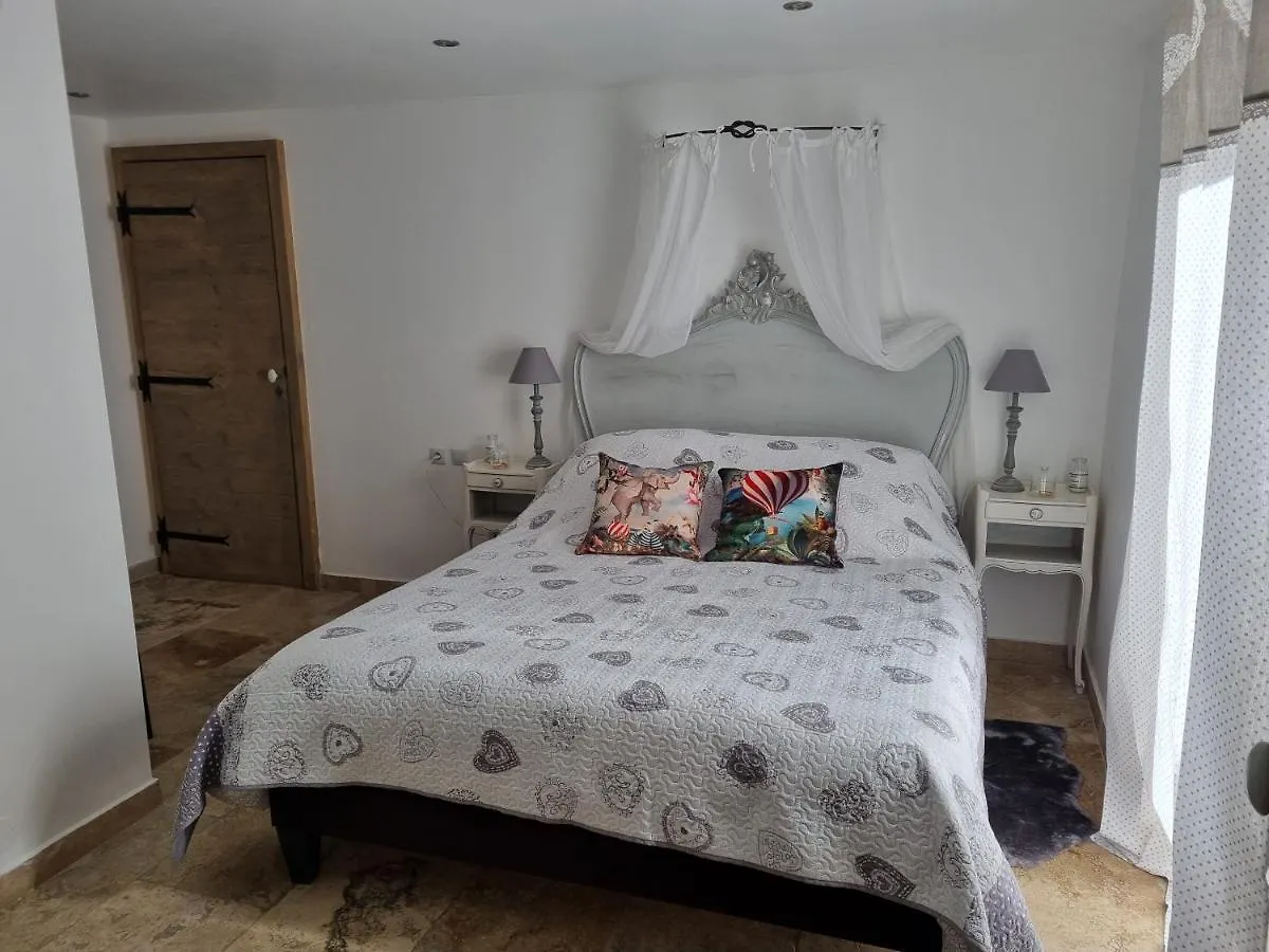 Bed and Breakfast La Bastide Bédarrides 0*,