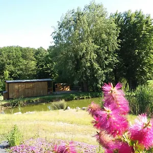 https://les-roulottes-de-cambonis.midi-pyreneeshotels.com