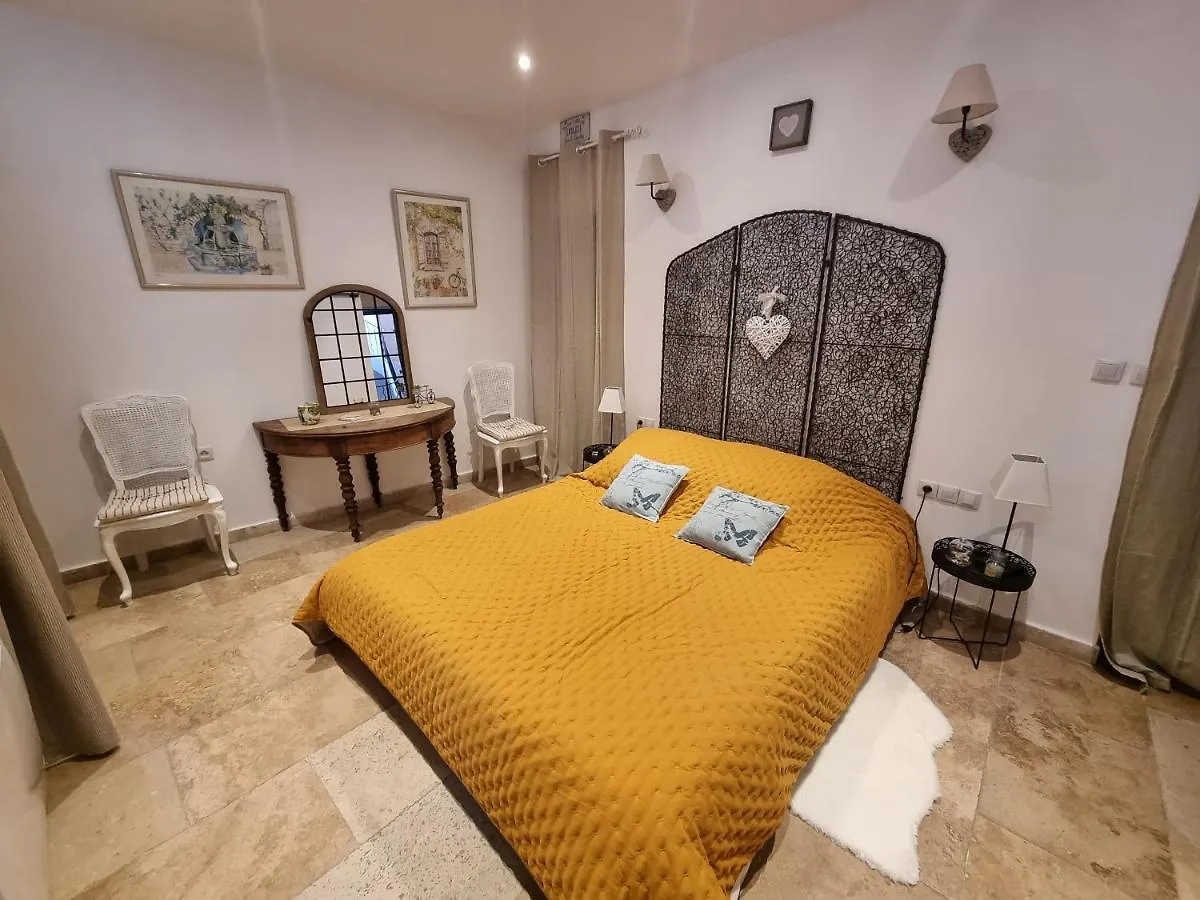 Bed and Breakfast La Bastide à Bédarrides Couette-café